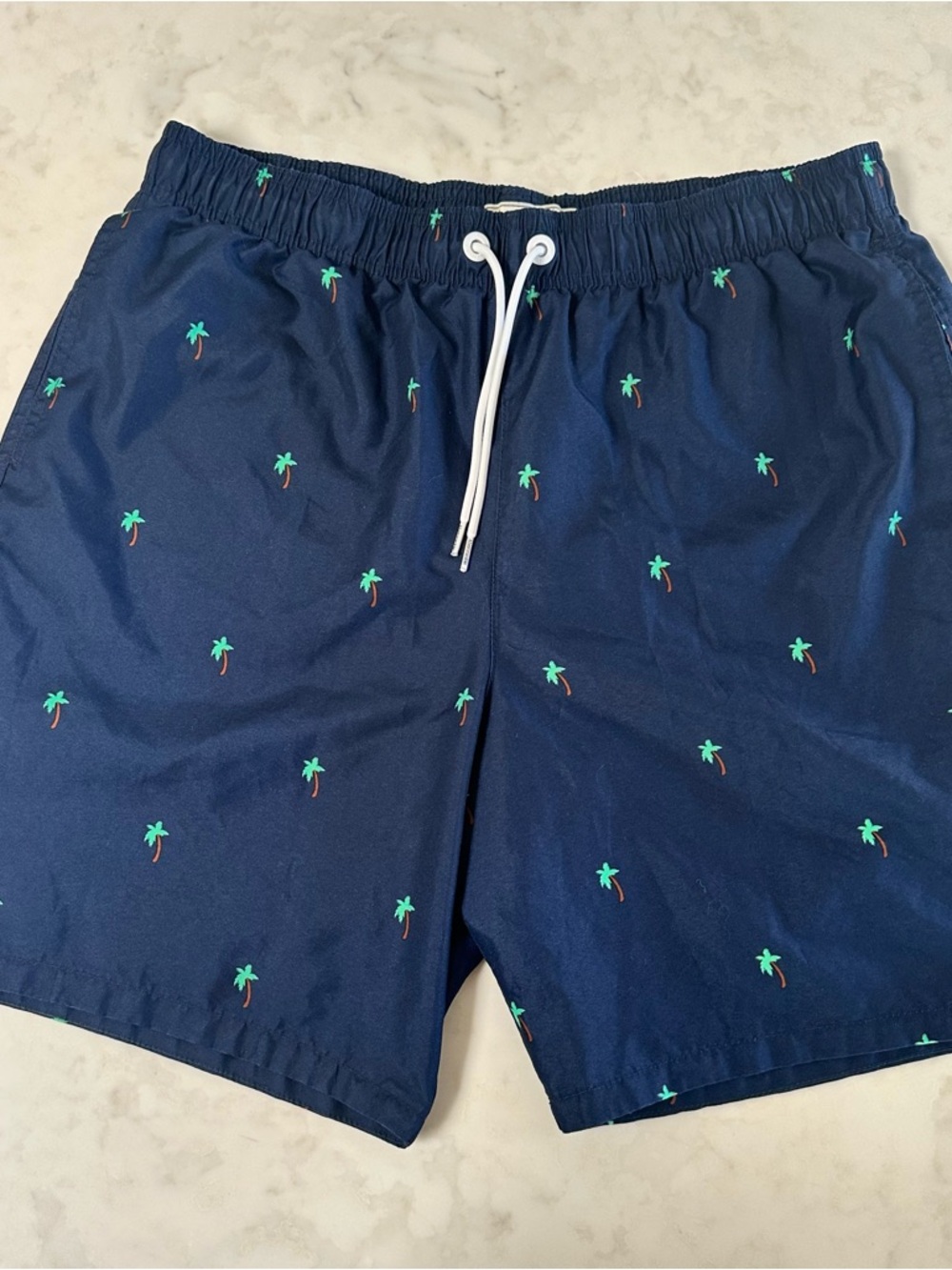 Abercrombie & Fitch Men’sNavy Swim Trunks with Green Palm Embroidery. Size Large